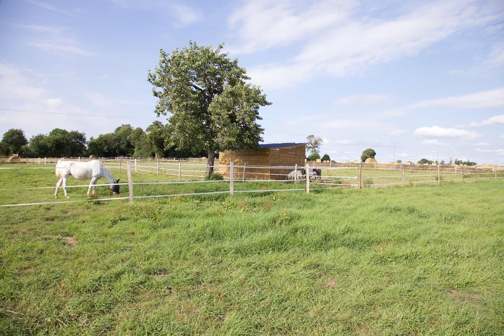 La Petite Chesnee Lägenhet Sacey Exteriör bild